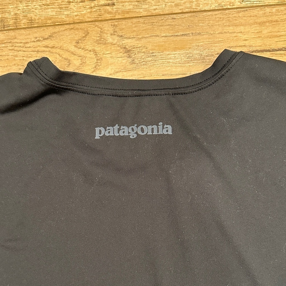 Patagonia Men's Capilene Base layer Black T-Shirt - Picture 5 of 5